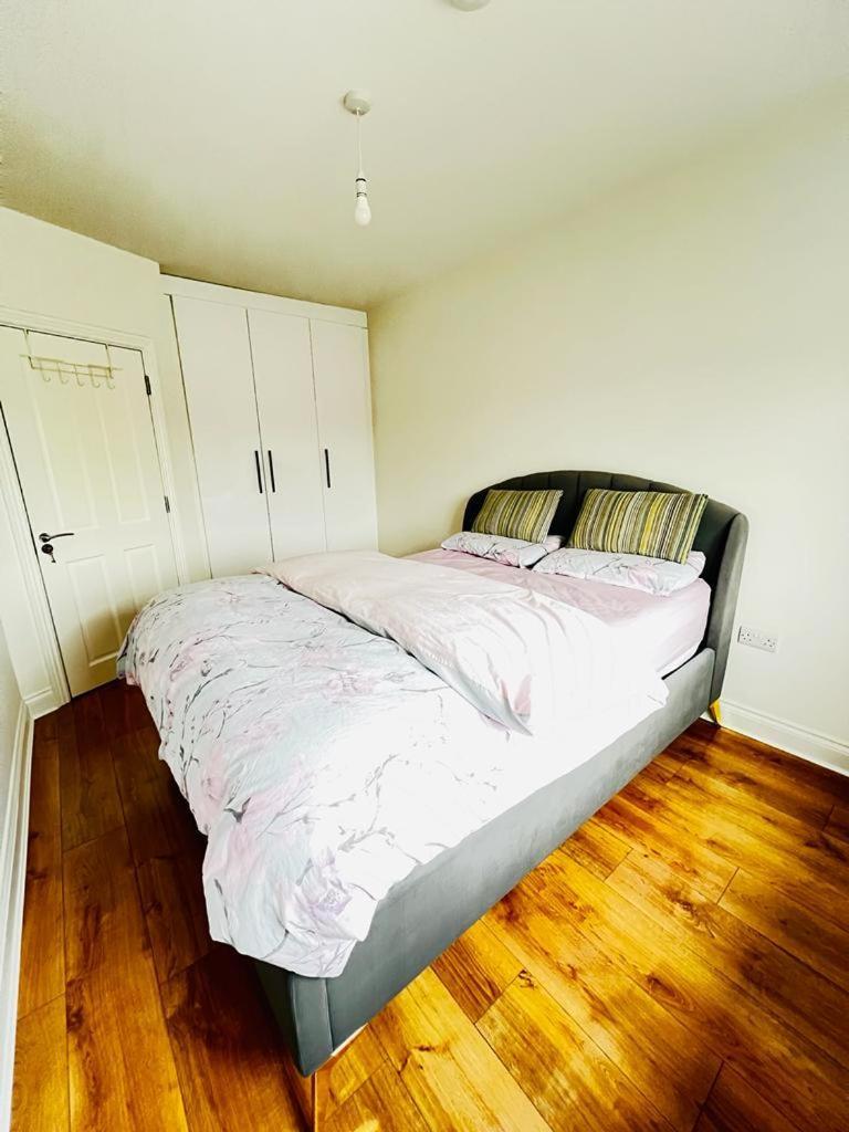 Room In Лимерик Экстерьер фото